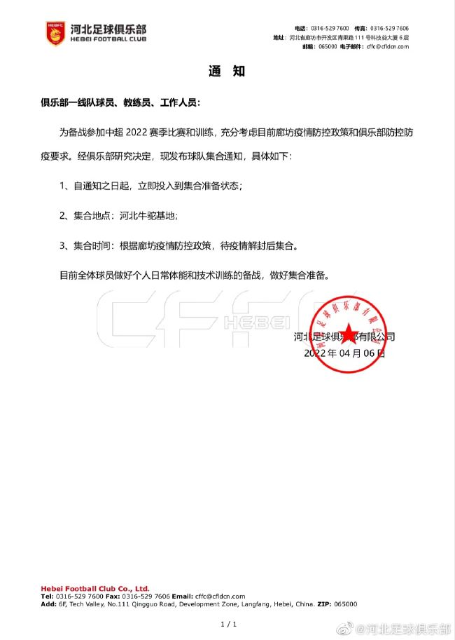 12所 贝克汉姆骑复古摩托帅气亮相 穿黑装秀个性纹身 2013-10-21 美国洛杉矶当地时间20日，球星大卫·贝克汉姆骑复古摩托现身街头，一身黑装的他双臂秀个性纹身，路上偶遇狗崽紧急掉头。