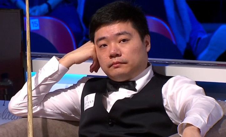”宋仲基与凯蒂·露易丝·桑德斯2021年在朋友介绍下相识。