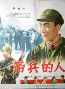 周迅助推青年摄影师 展现多面时尚魅 裘德·洛希望继续拍《神奇动物》：会一直等待 大片推荐 >> 动作 悬崖之上 8.2 暗藏汹涌谍战传奇 剧情 山河披锦绣 7.5 退耕还林脱贫致富 历史 大决战之淮海 9.0 抗战经典淮海战役 大决战之辽沈 改变历史史诗战略 剧情 免费 6.7 当代青年创业故事 爱情 漂亮的女邻居 7.5 三男子倾心一村姑 | | | | | | 电影频道节目中心官方网站 意见反馈 手机浏览精彩资讯 返回顶部 | (1/17) 《神秘友友》纽约首映 小贱贱艾米莉库伯等亮相 | (2/9) 组图：《神秘友友》纽约首映 小贱贱艾米莉库伯等亮相 重新播放 大图播放 猜你喜欢CCTV6 VIP影院 搜索 电影 星闻 独家 更多 专题 图片 视频 滚动 首页 新闻 大片 影库 CCTV6 VIP影院 客户端 电影网>新闻>明星资讯 《神秘友友》纽约首映 小贱贱艾米莉库伯等亮相 时间：2024.If）首映式。